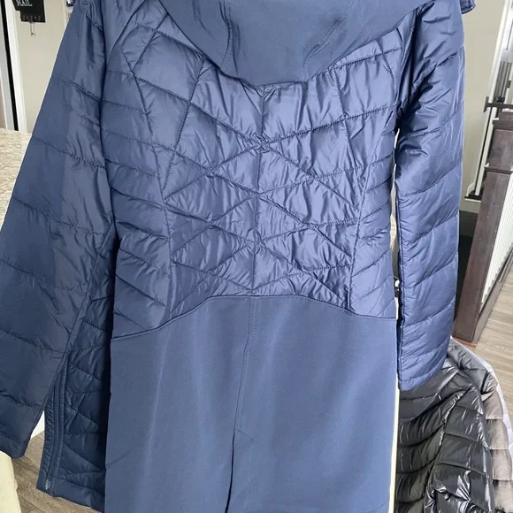 Women’s Navy Colombia Winter Coat, size M, fleece lined, almost new condition - Picture 2 of 6